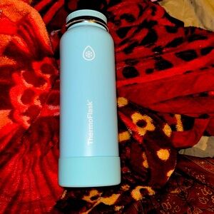Turquoise stainless steel water bottle